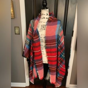 American Eagle super soft Plaid Print Fringed shawl / scarf. Maybe worn 2x